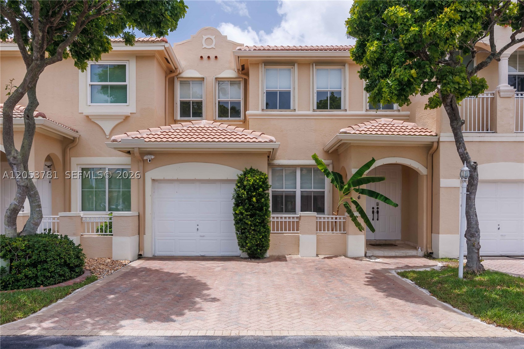 COSTA DORADA - Residential Lease