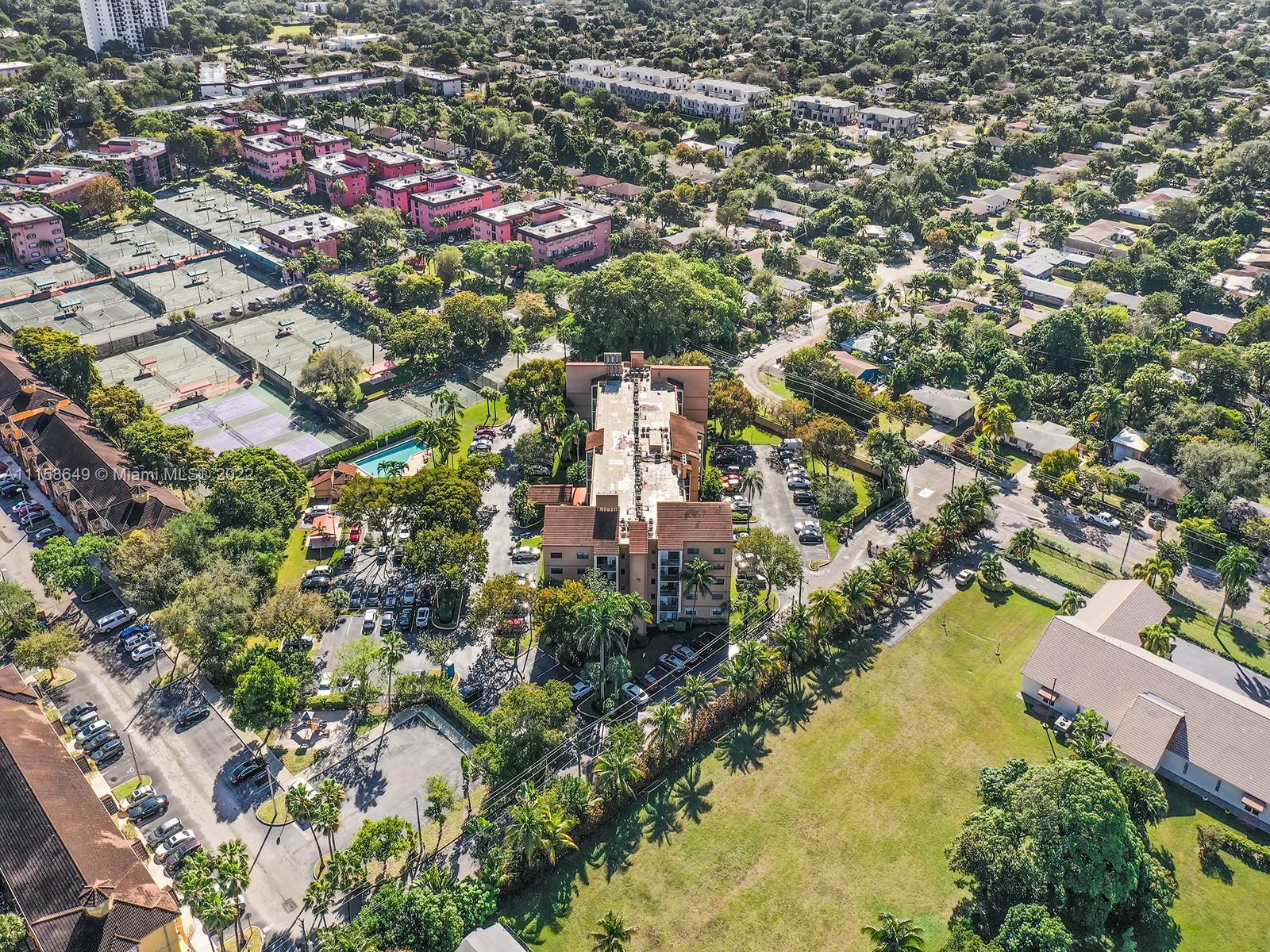 TENNIS CLUB 2 CONDO - Residential