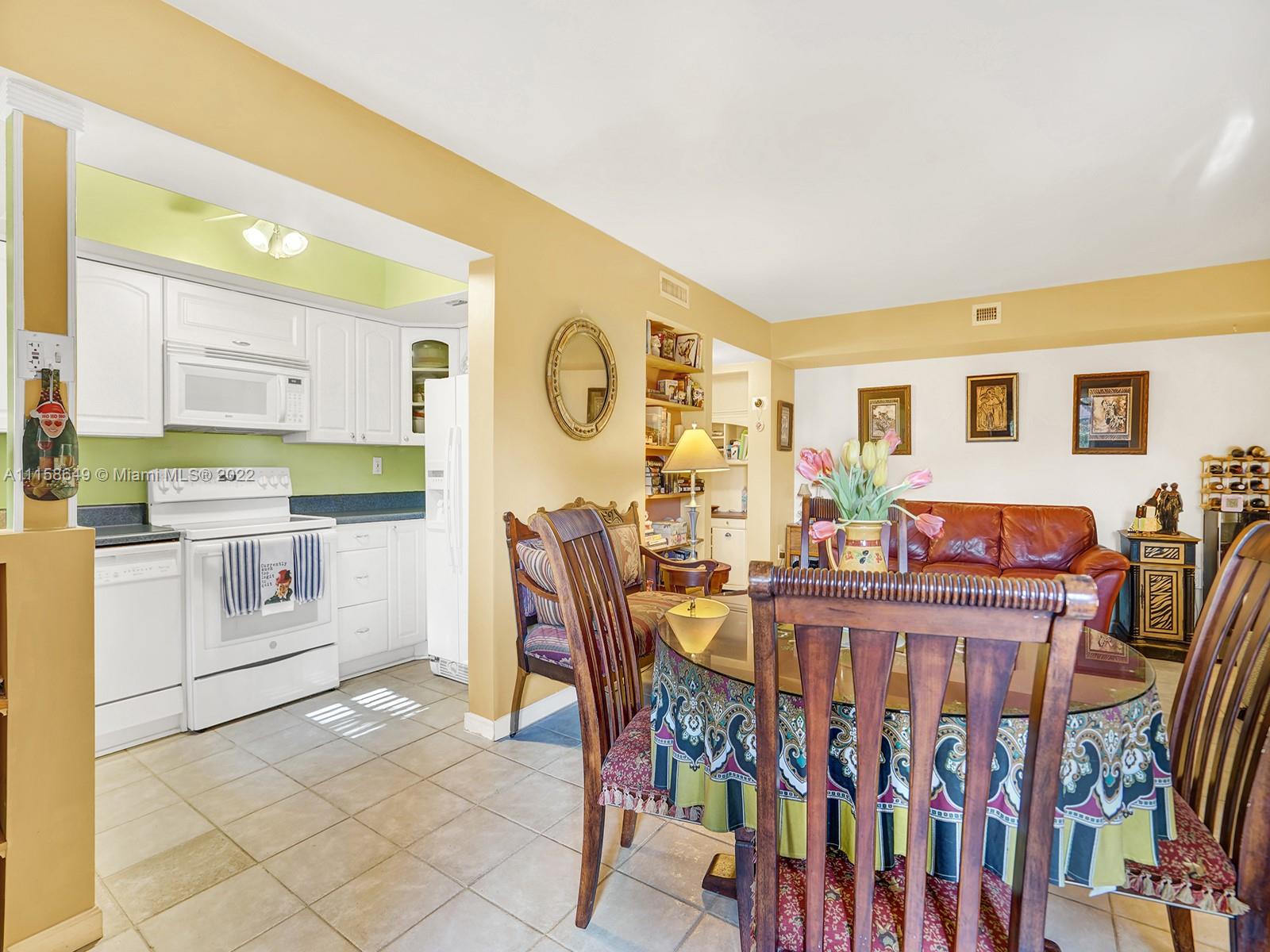 TENNIS CLUB 2 CONDO - Residential