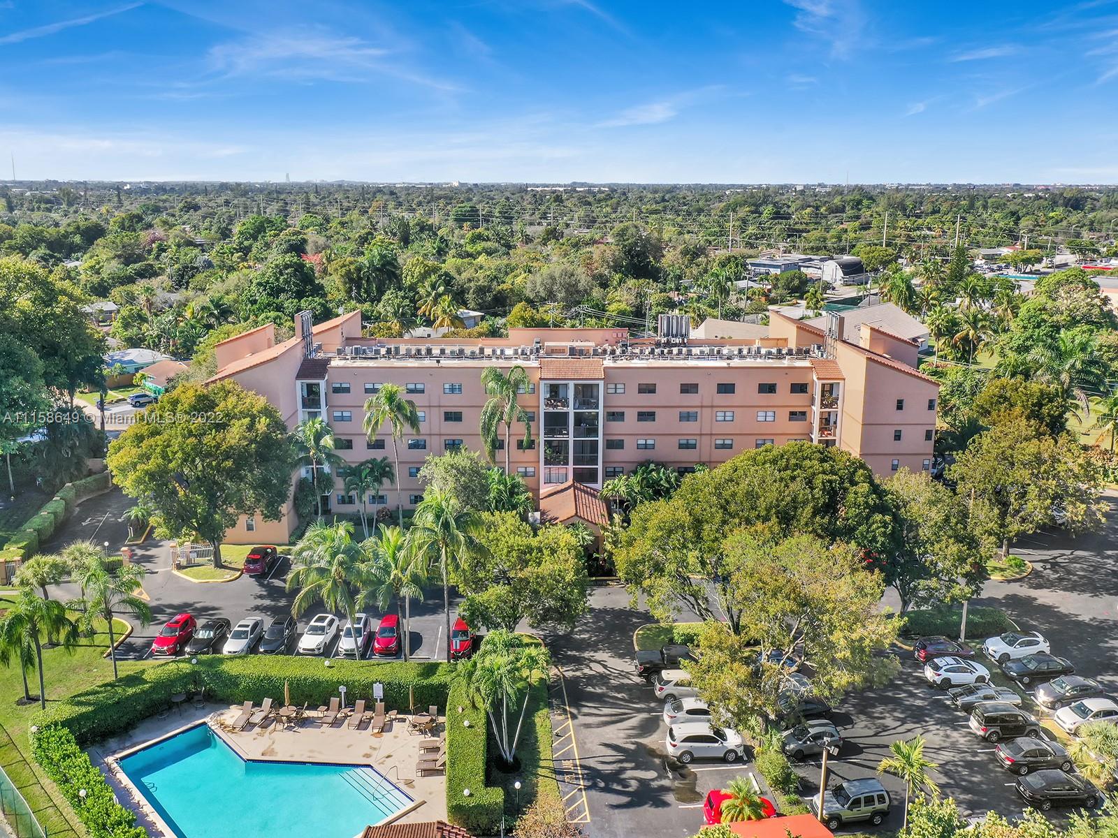 TENNIS CLUB 2 CONDO - Residential