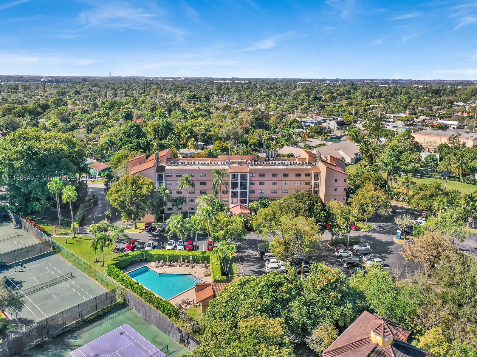 TENNIS CLUB 2 CONDO - Residential