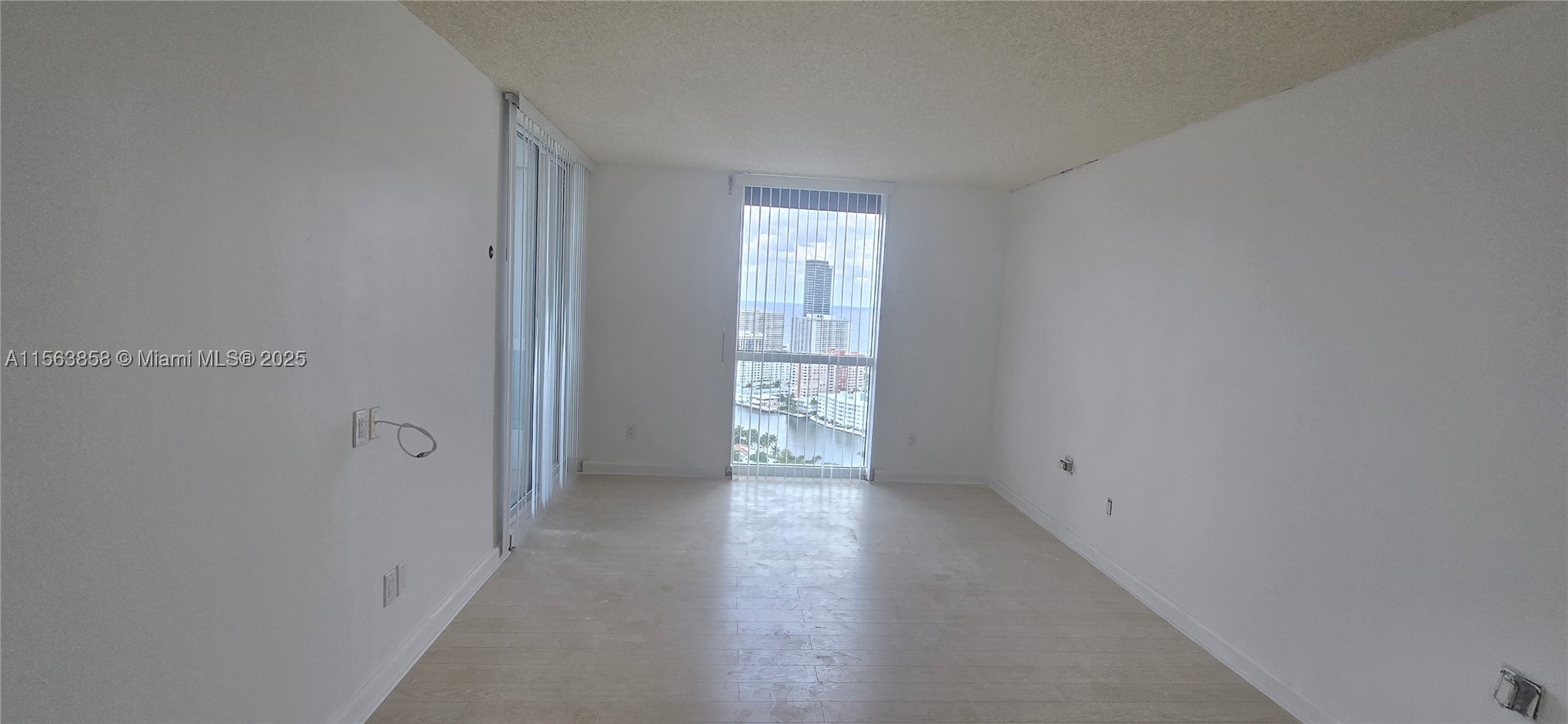 NORTH TOWER AT THE POINT - Residential