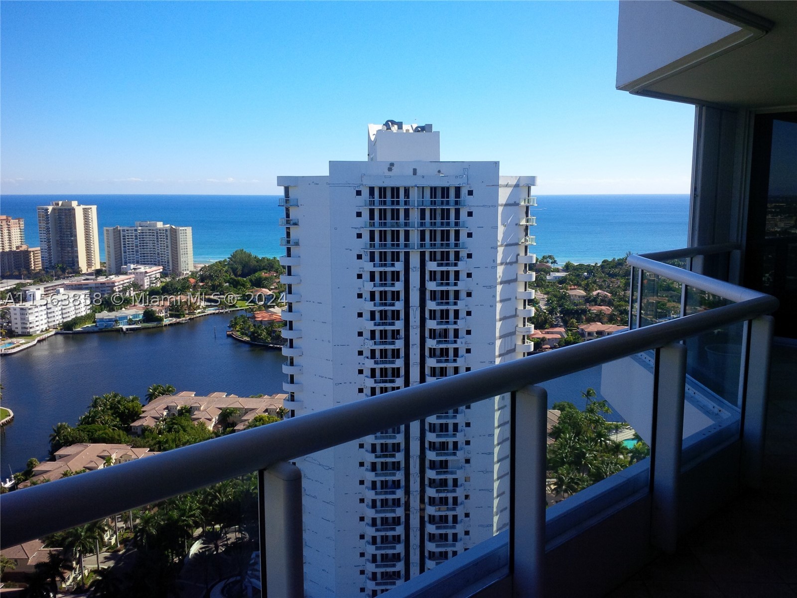 NORTH TOWER AT THE POINT - Residential