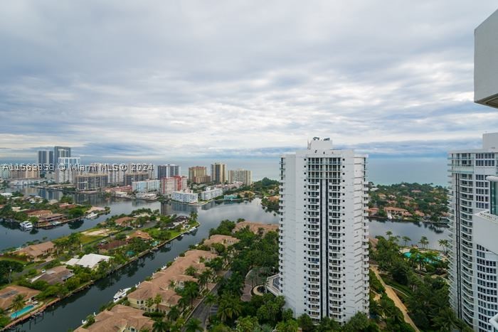 NORTH TOWER AT THE POINT - Residential