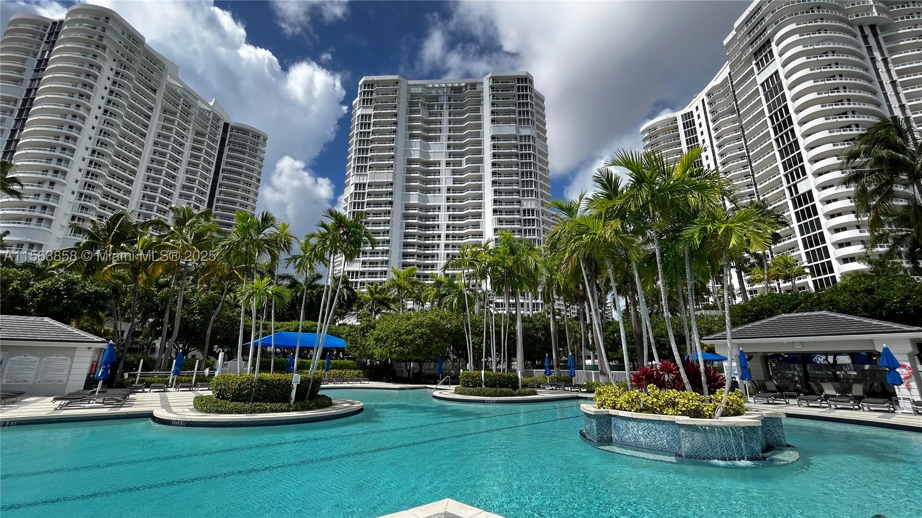 NORTH TOWER AT THE POINT - Residential