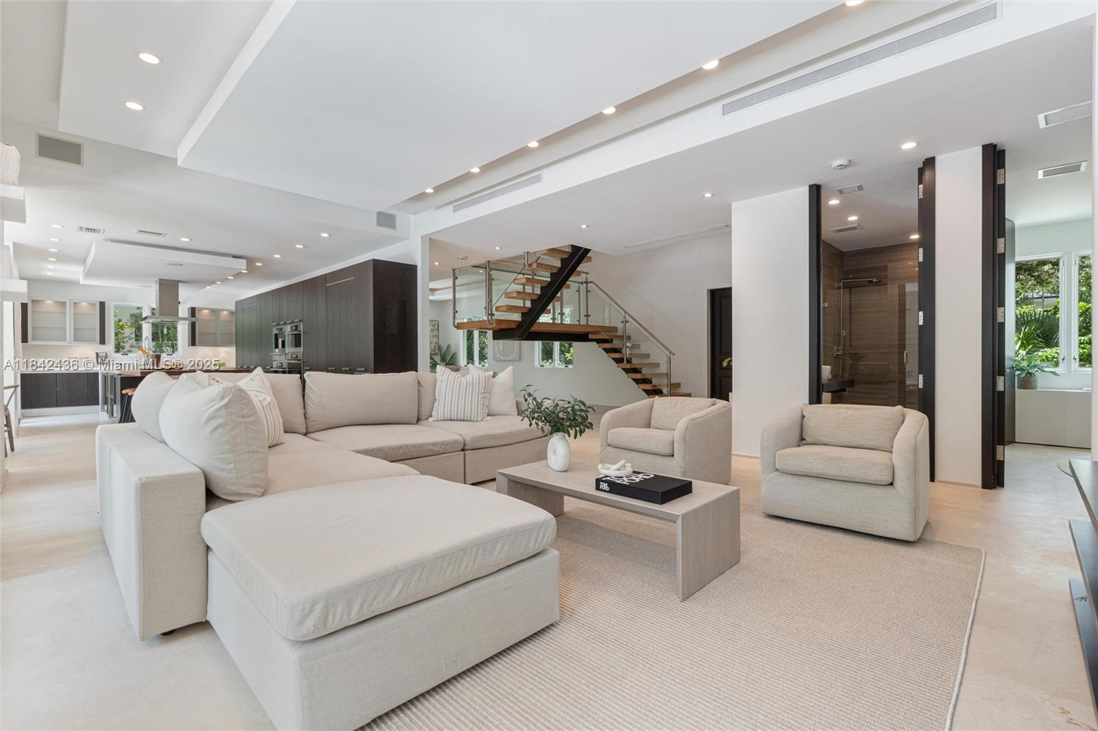CORAL GABLES BISC BAY SEC - Residential