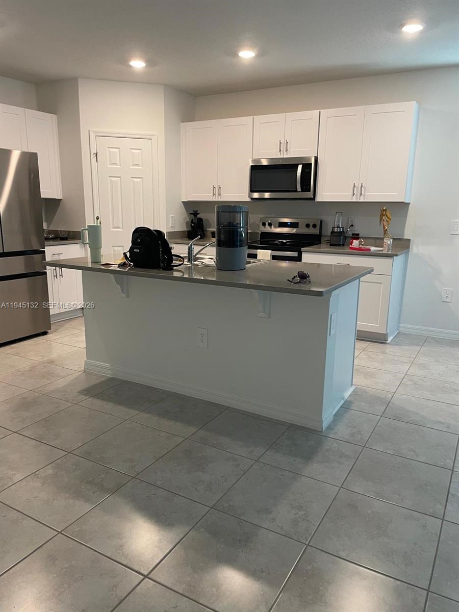 PROPERTY IS ALMOST BRAND NEW, SO NOTHING NEEDS TO BE DONE, NO REPAIRS!
TAKE ADVANTAGE OF THIS GREAT PROPERTY, IN EXCELLENT LOCATION.