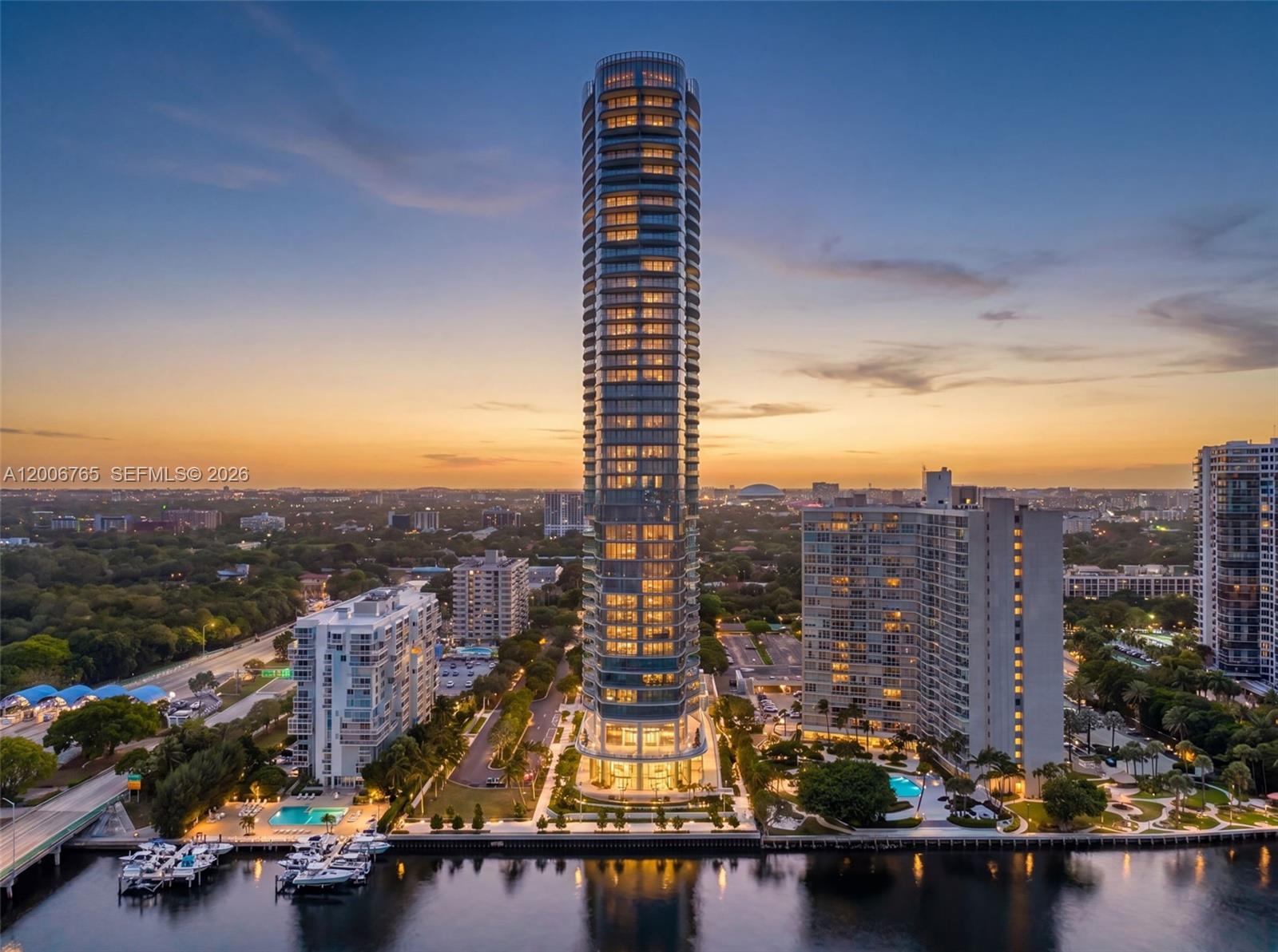 UNA RESIDENCES - Residential