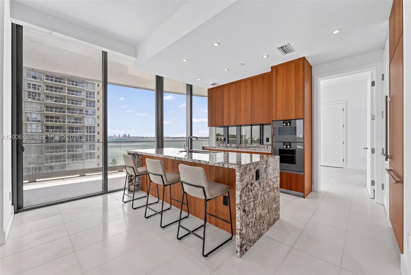 UNA RESIDENCES - Residential