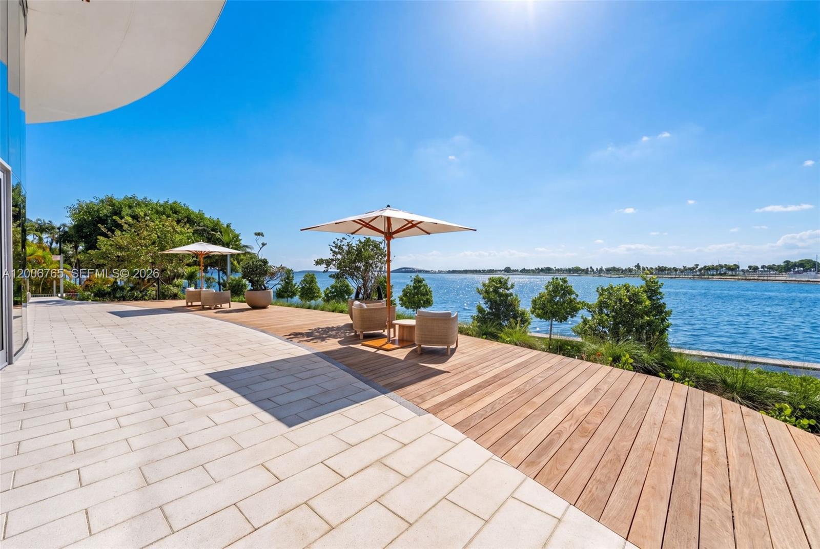 UNA RESIDENCES - Residential