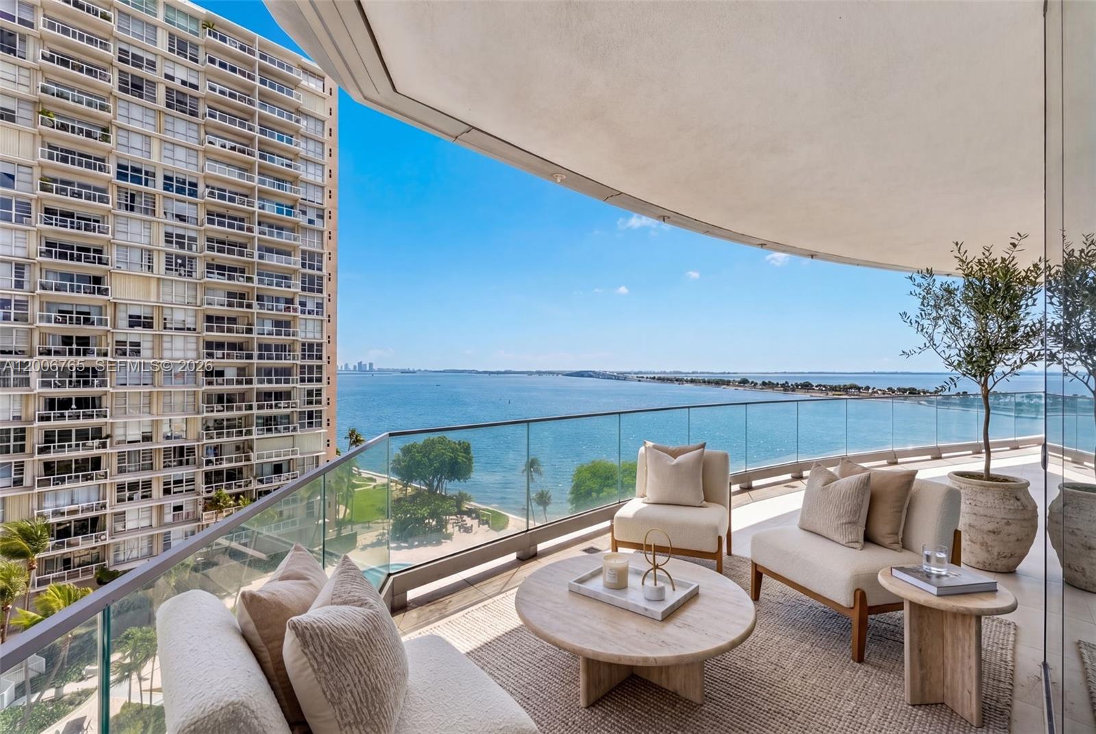 UNA RESIDENCES - Residential