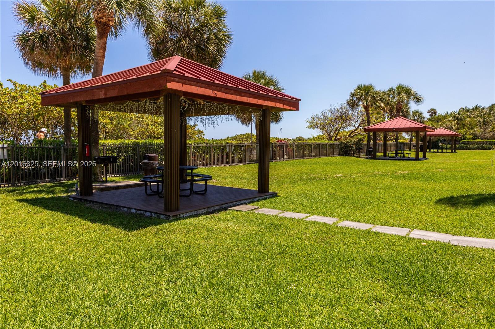 CLUB ATLANTIS CONDO - Residential