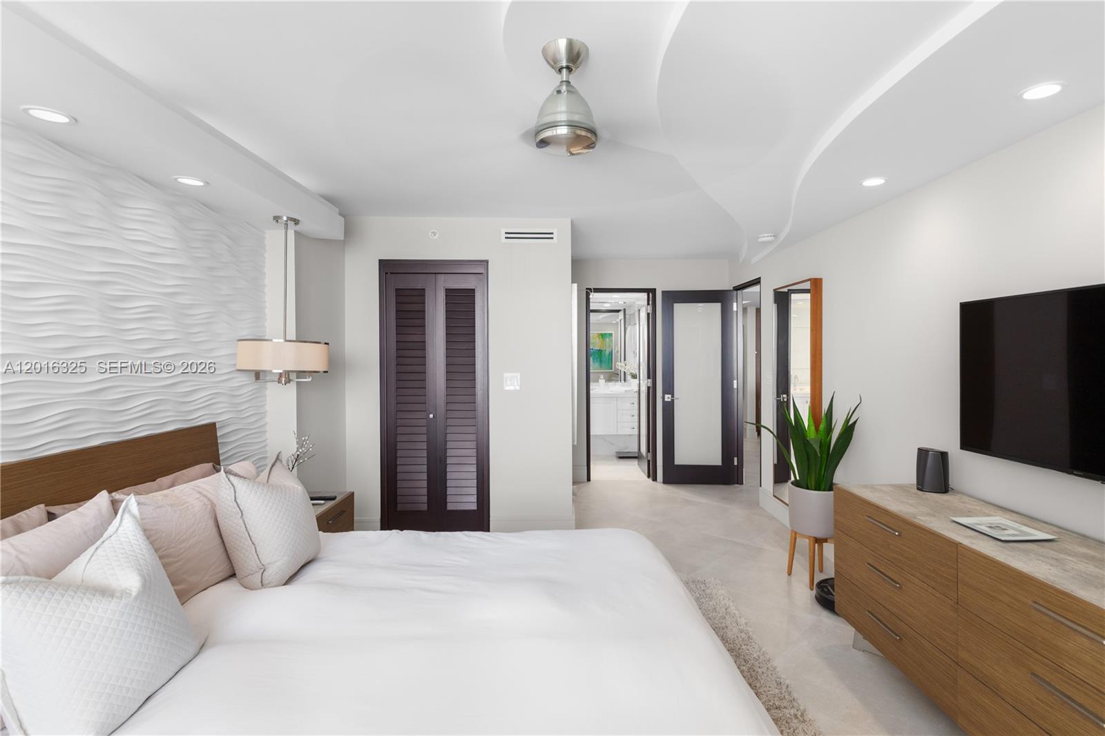 CLUB ATLANTIS CONDO - Residential