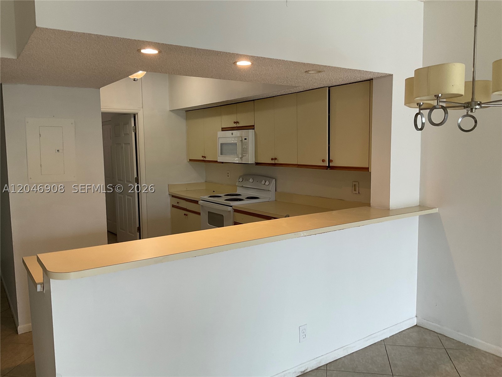 CORAL SPRINGS ESTATE TOWN - Residential