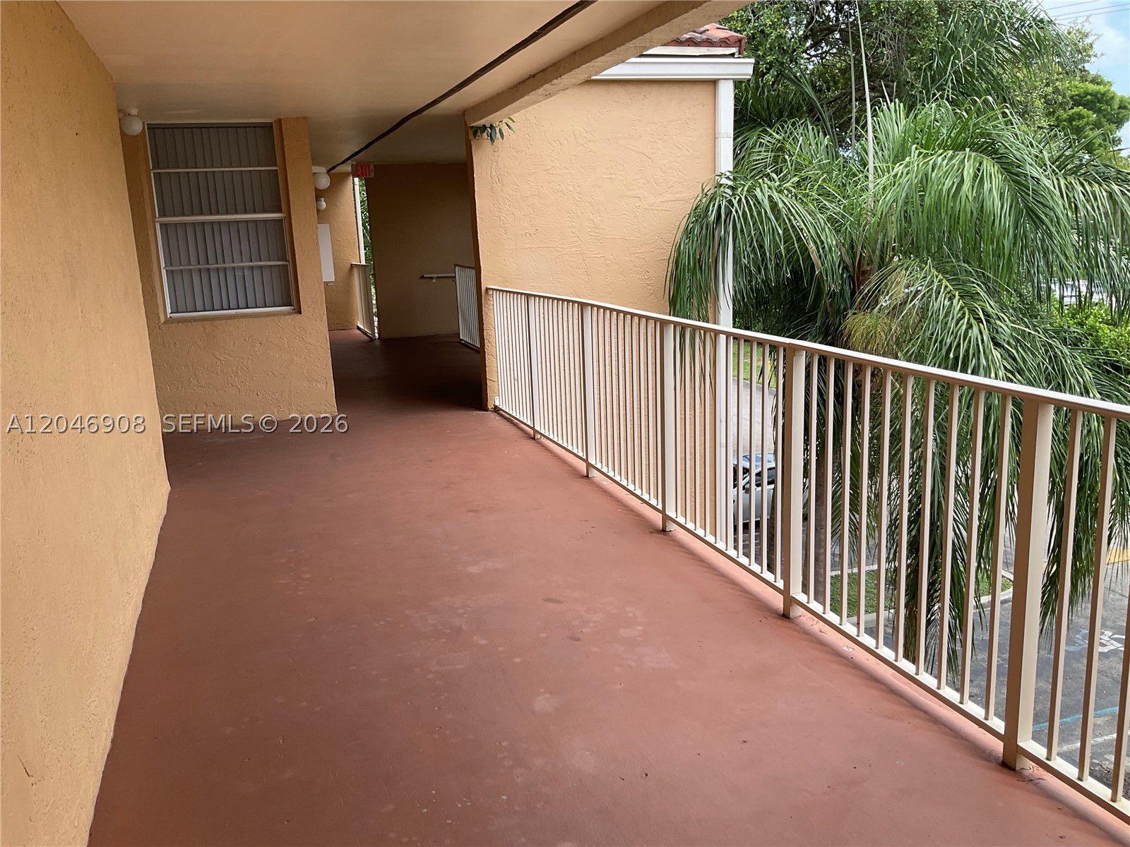 CORAL SPRINGS ESTATE TOWN - Residential
