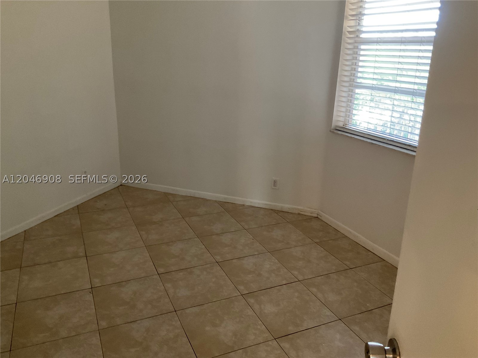 CORAL SPRINGS ESTATE TOWN - Residential