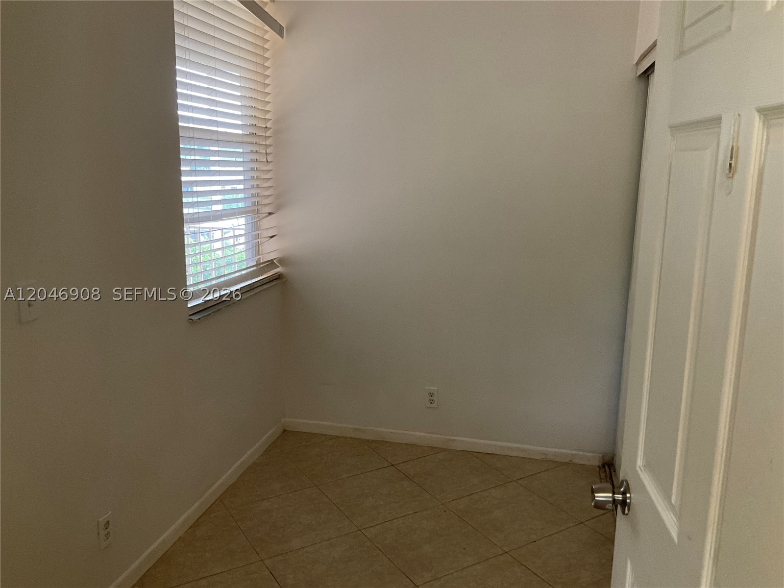 CORAL SPRINGS ESTATE TOWN - Residential