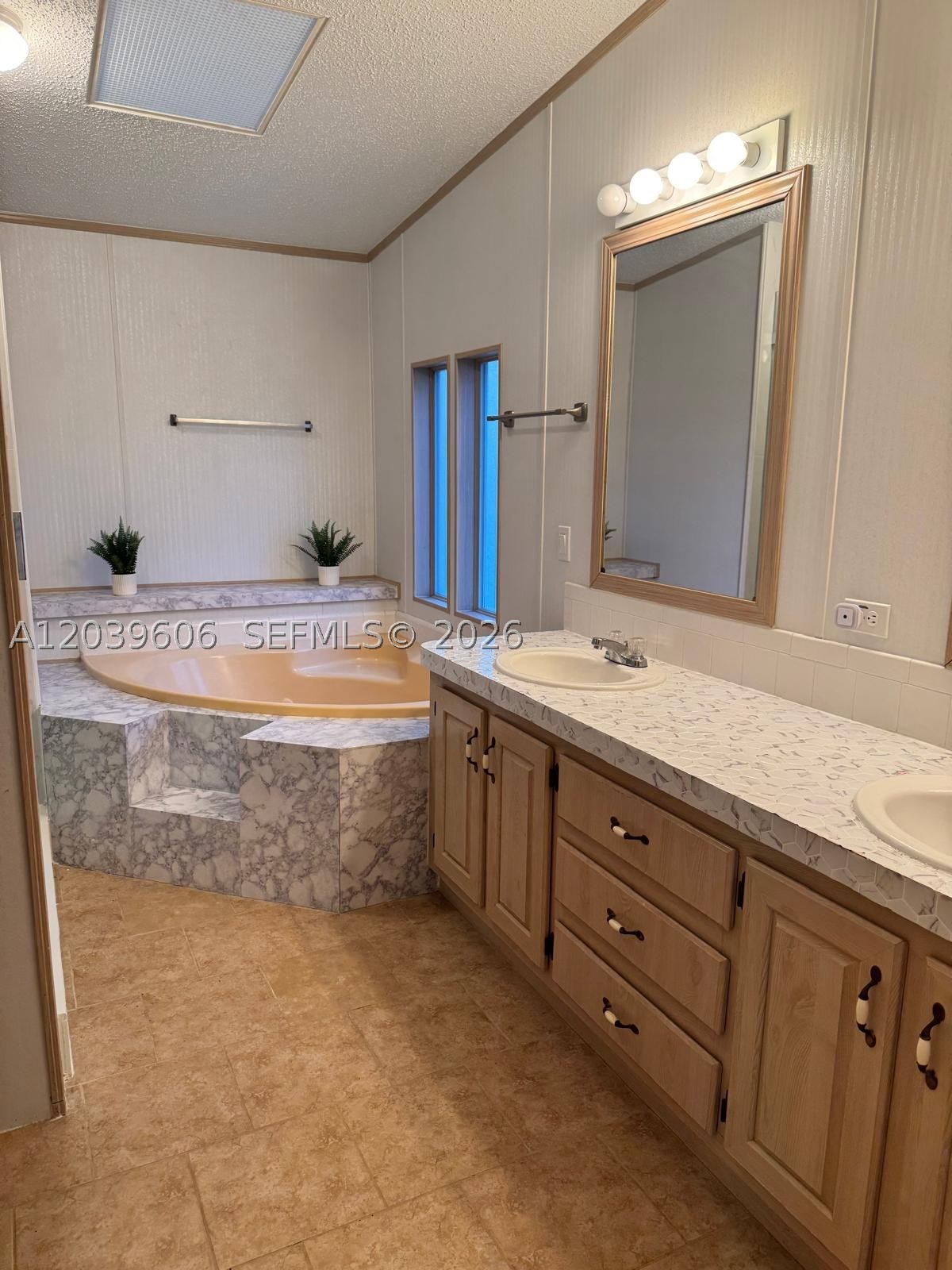 GATEWAY WEST CONDO - Residential