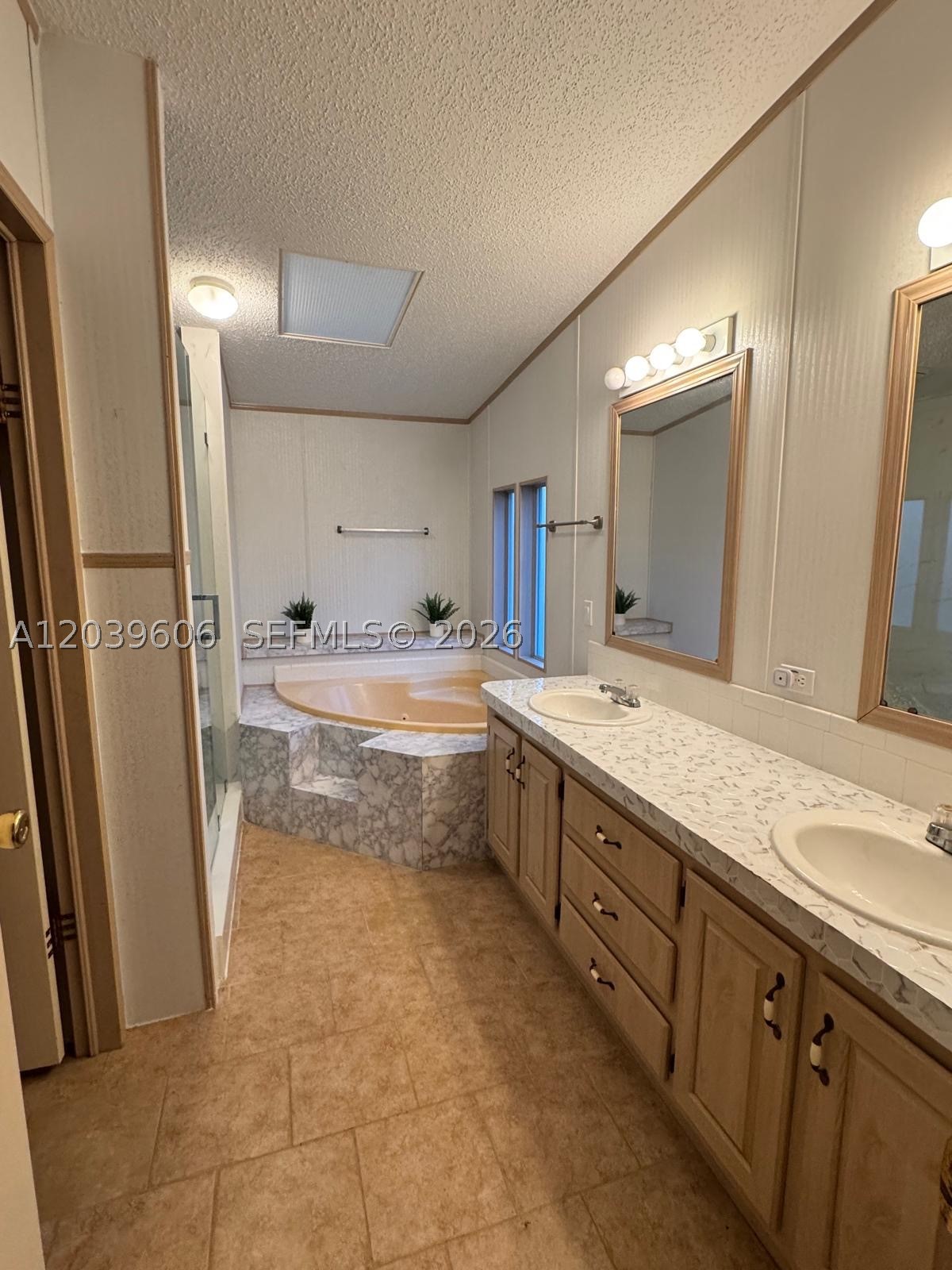 GATEWAY WEST CONDO - Residential