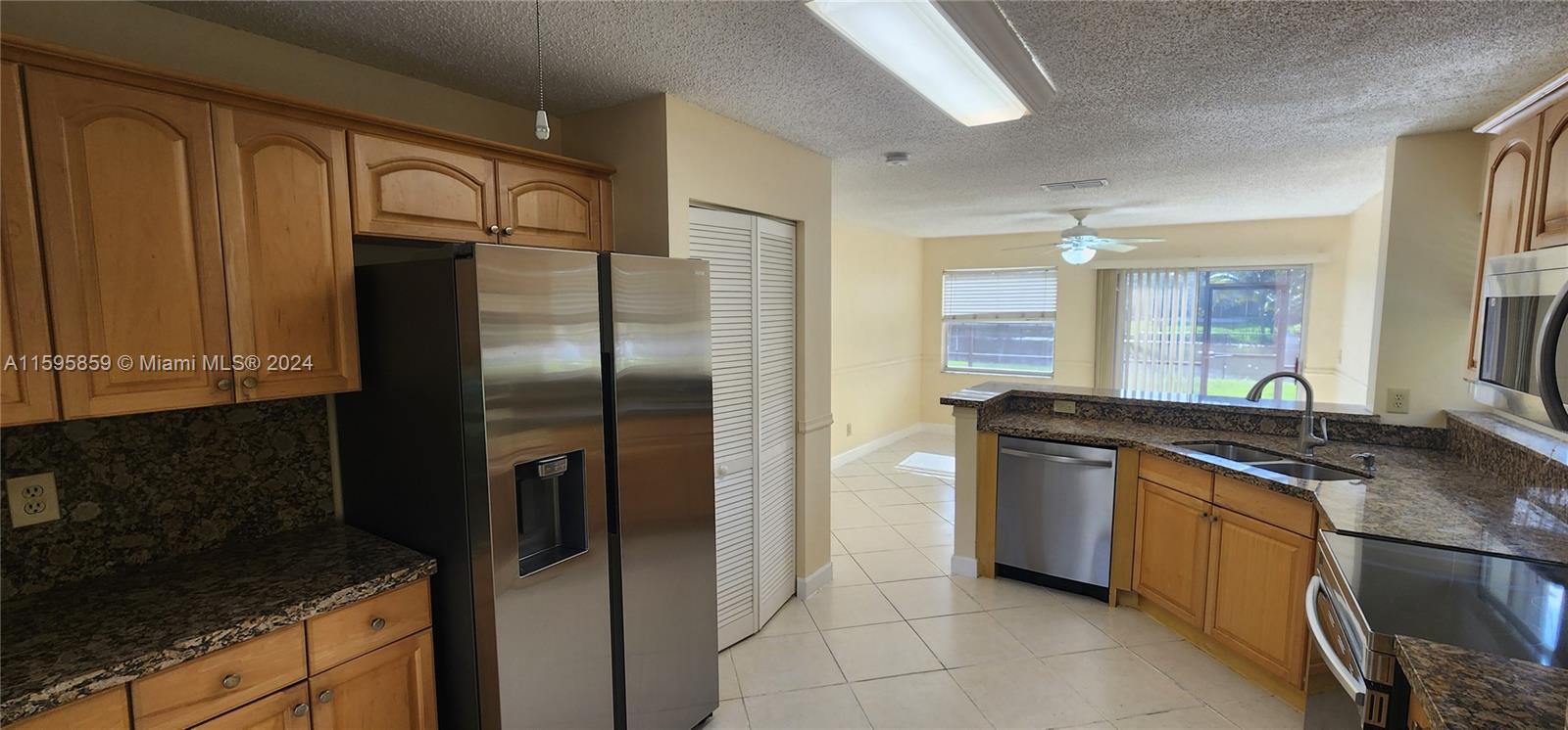 FOREST RIDGE PATIO HOMES - Residential Lease