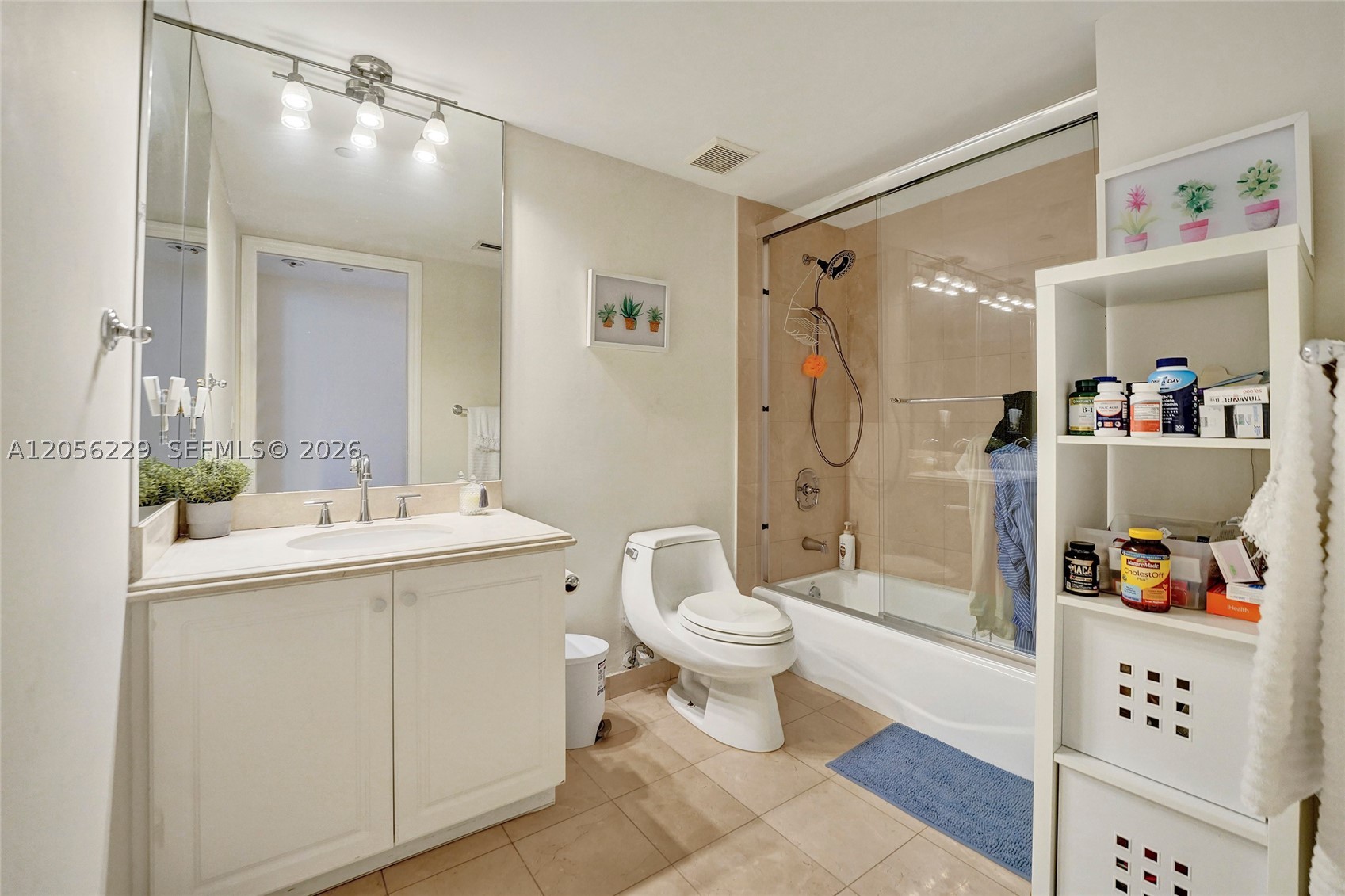 SOLIMAR CONDO - Residential