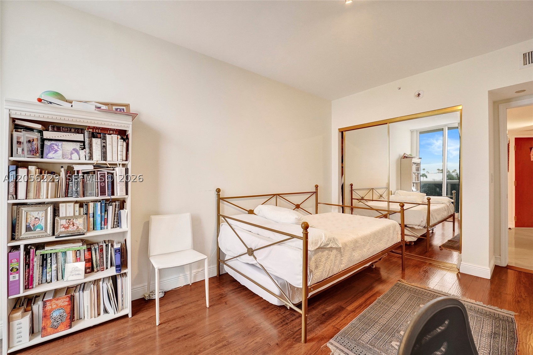 SOLIMAR CONDO - Residential