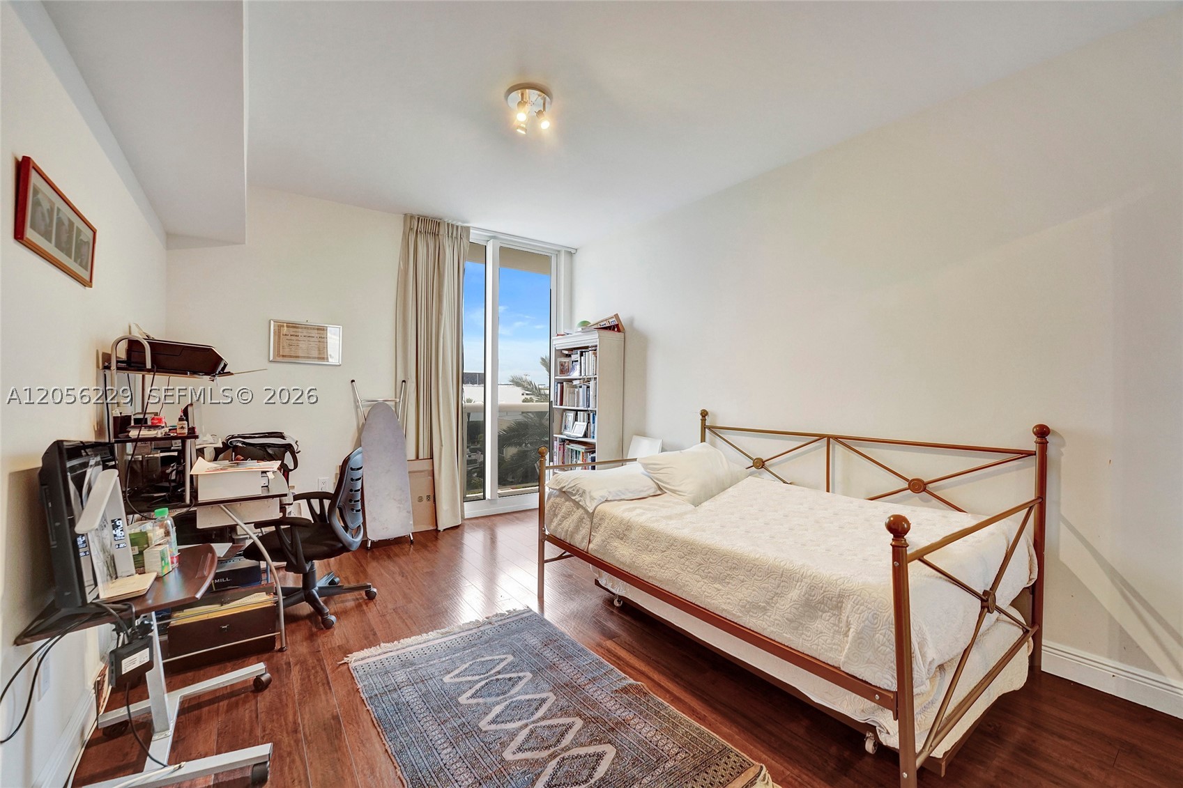 SOLIMAR CONDO - Residential