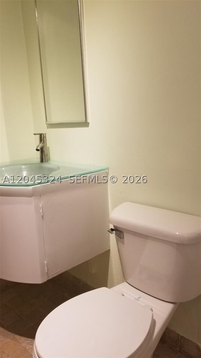 HERITAGE CONDO - Residential Lease