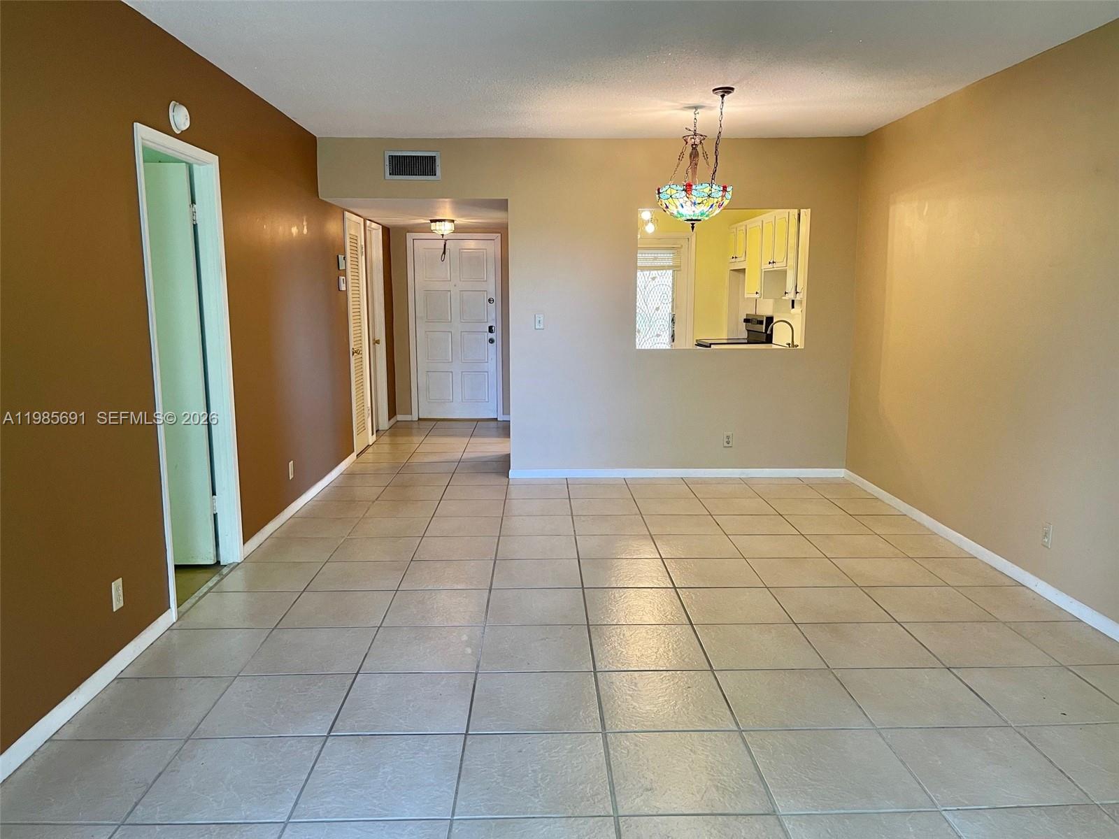 HILLCREST NO 4 CONDO - Residential