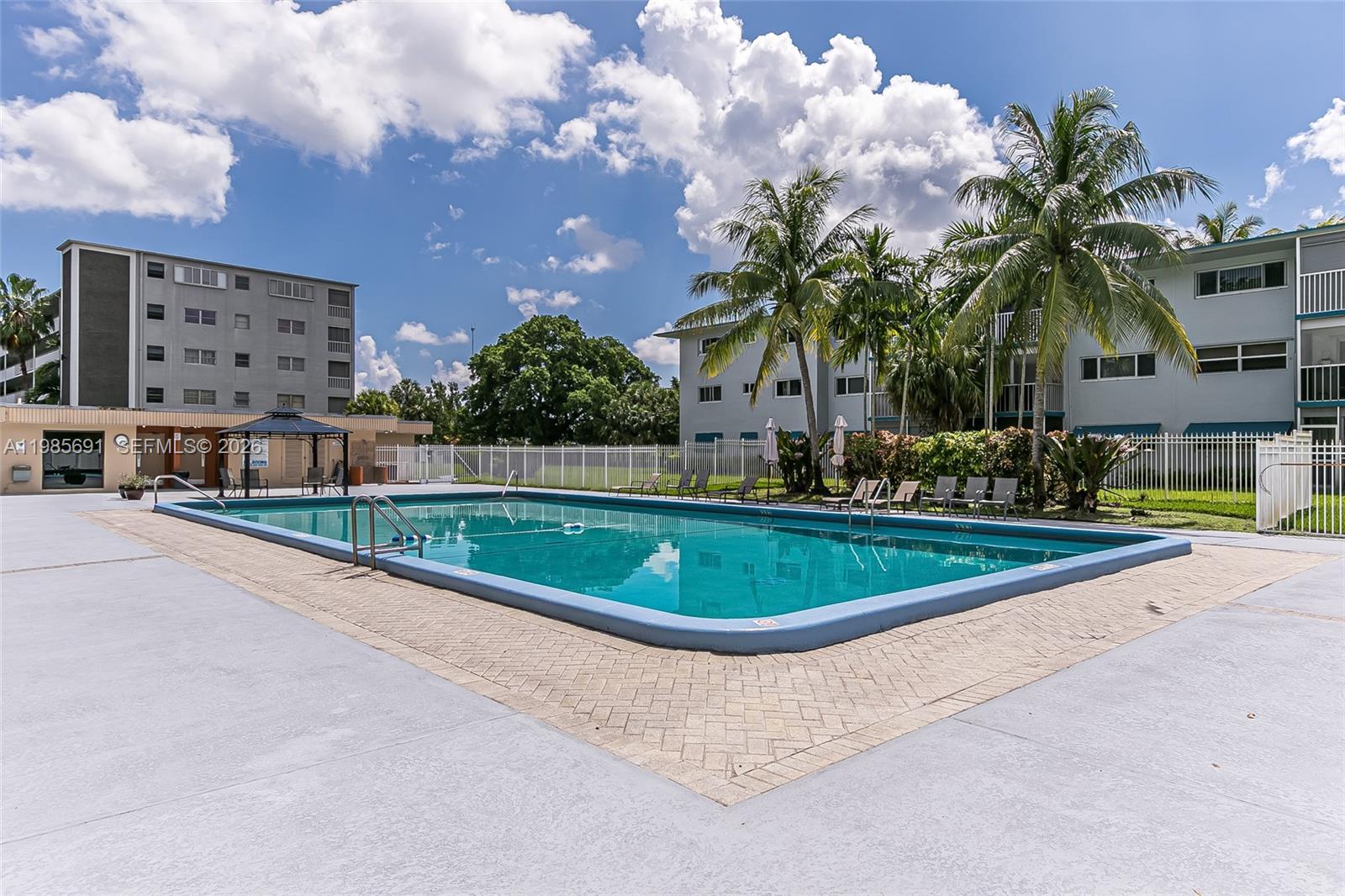 HILLCREST NO 4 CONDO - Residential