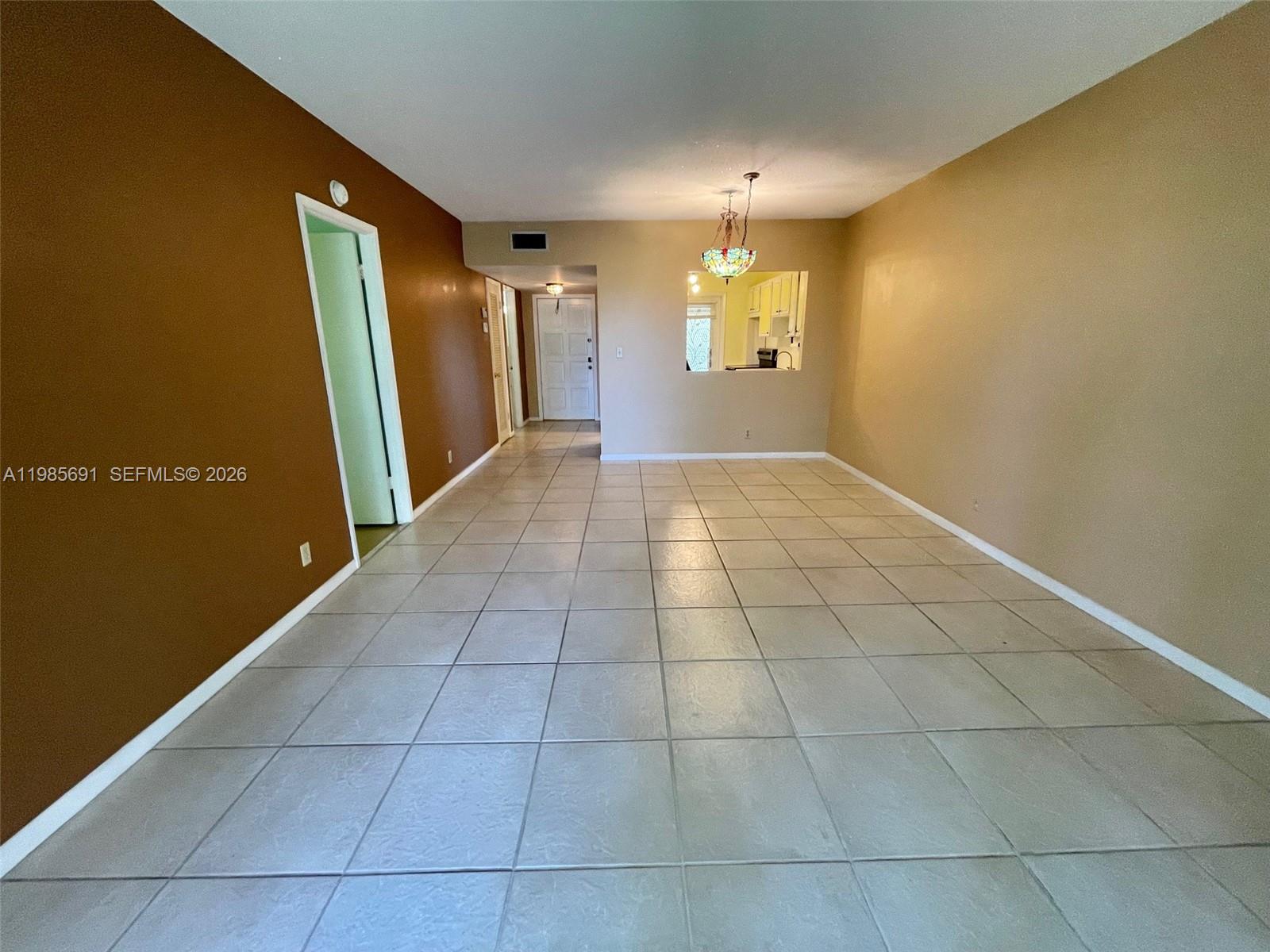 HILLCREST NO 4 CONDO - Residential