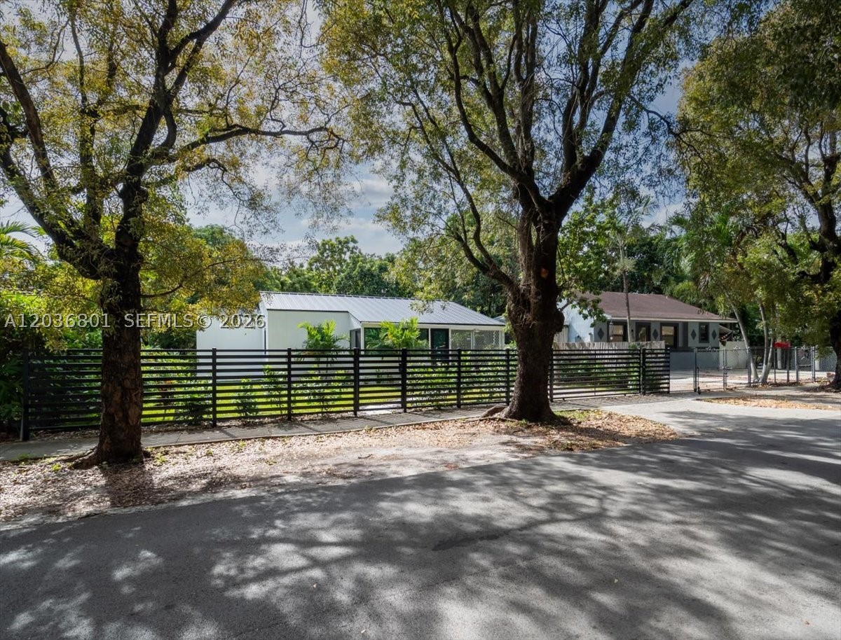 HILLS TRAIL GROVE - Residential Lease