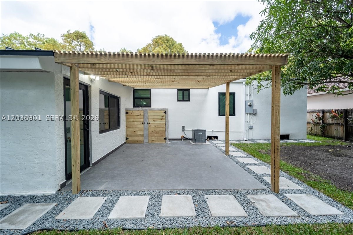 HILLS TRAIL GROVE - Residential Lease
