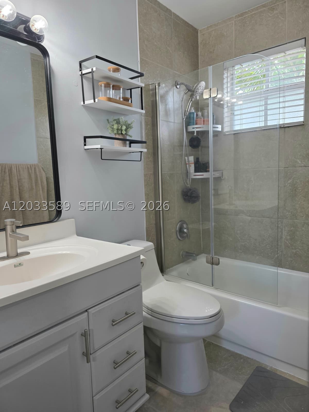 WINDMILL LAKES III CONDO - Residential Lease