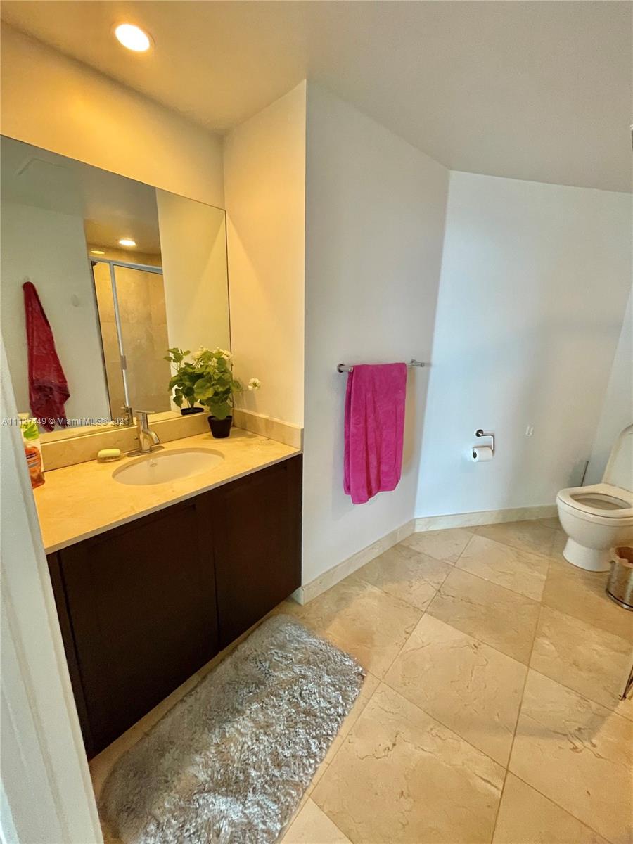 ST TROPEZ ON THE BAY 1 CO - Residential Lease