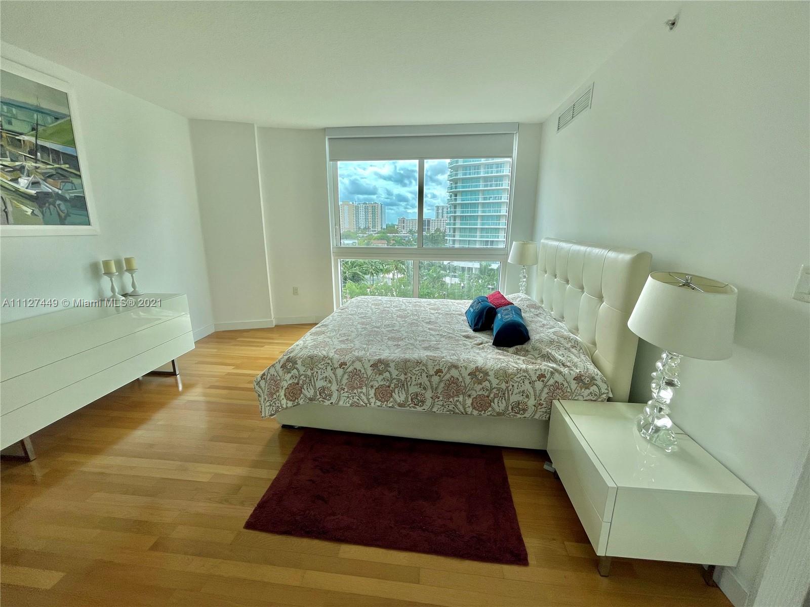 ST TROPEZ ON THE BAY 1 CO - Residential Lease
