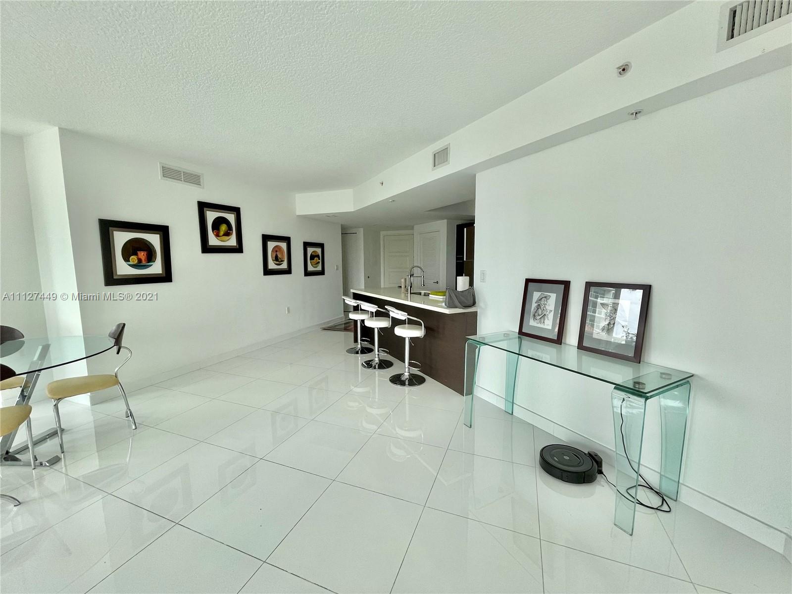 ST TROPEZ ON THE BAY 1 CO - Residential Lease