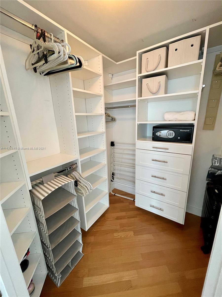 ST TROPEZ ON THE BAY 1 CO - Residential Lease