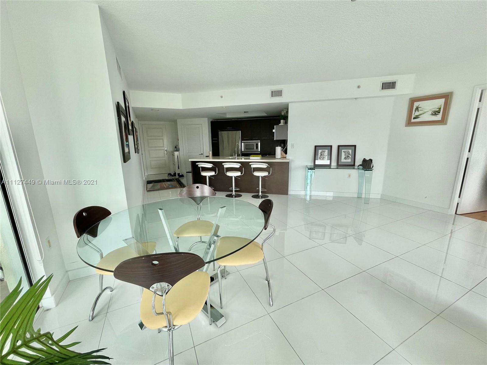 ST TROPEZ ON THE BAY 1 CO - Residential Lease