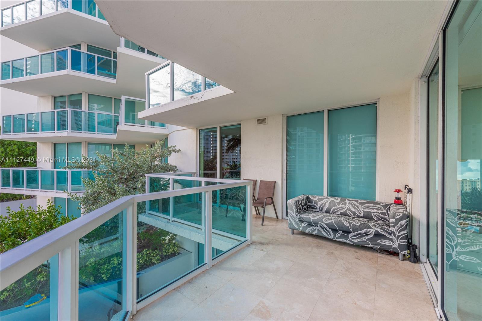 ST TROPEZ ON THE BAY 1 CO - Residential Lease
