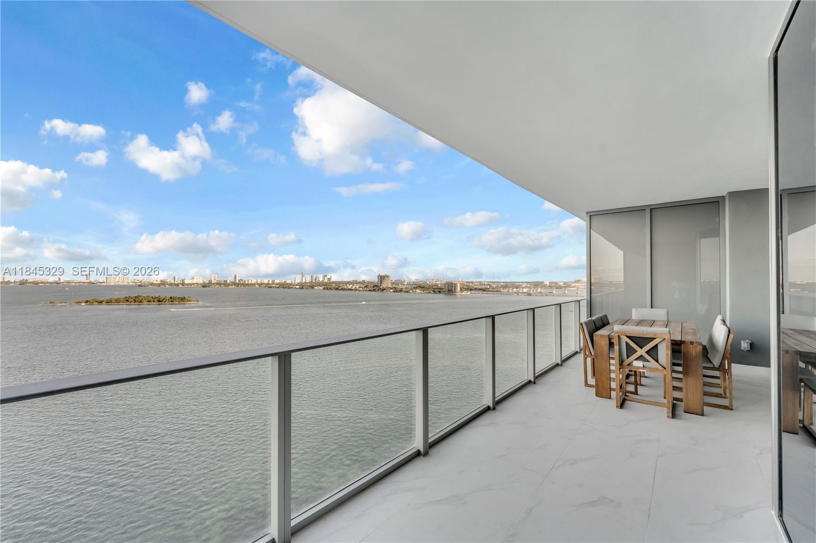 ARIA RESERVE - Residential