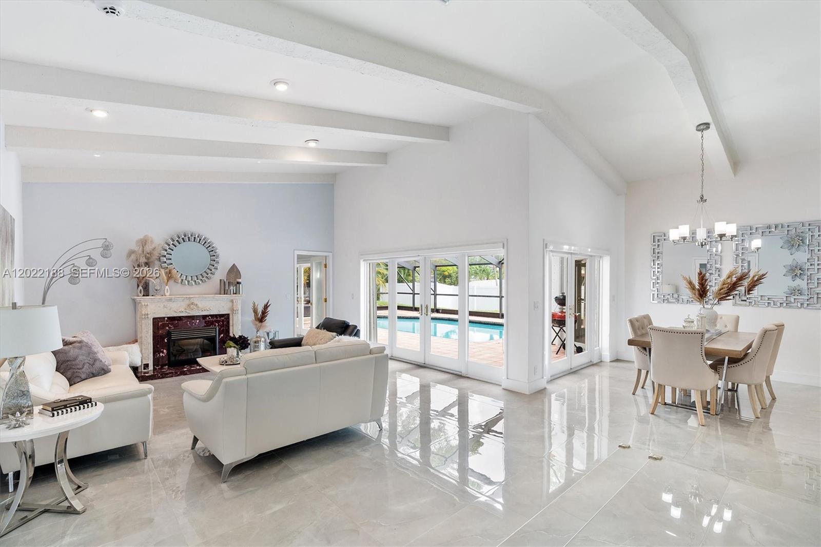 JACARANDA VILLAS - Residential
