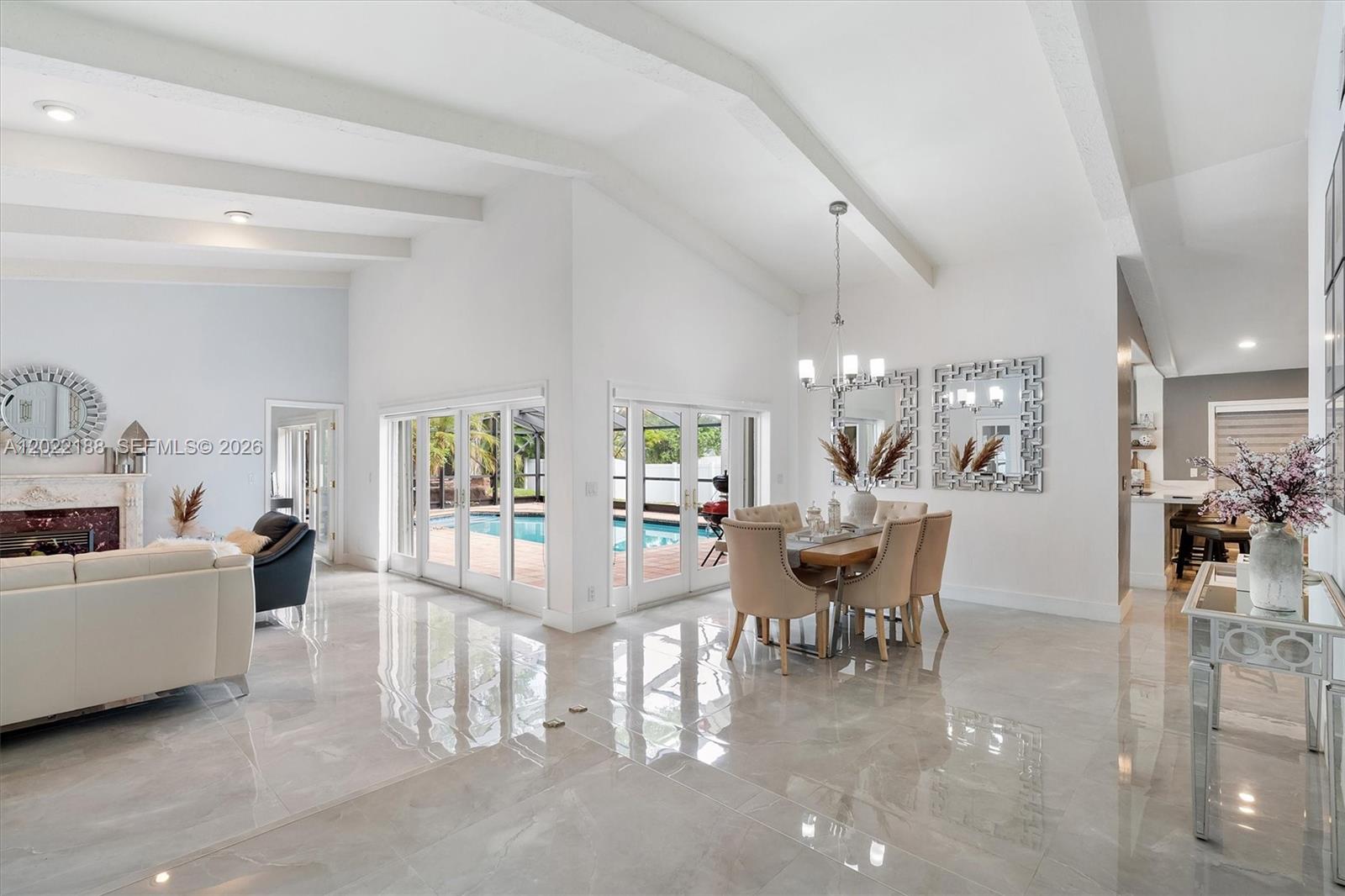JACARANDA VILLAS - Residential