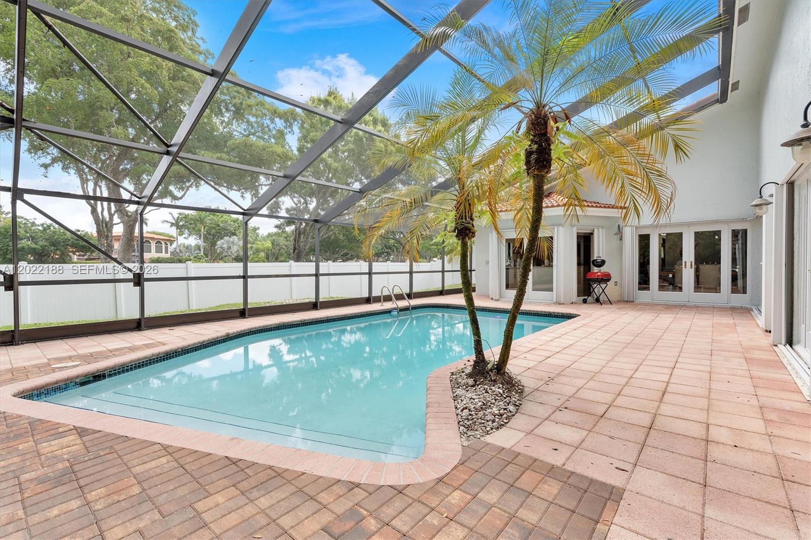 JACARANDA VILLAS - Residential