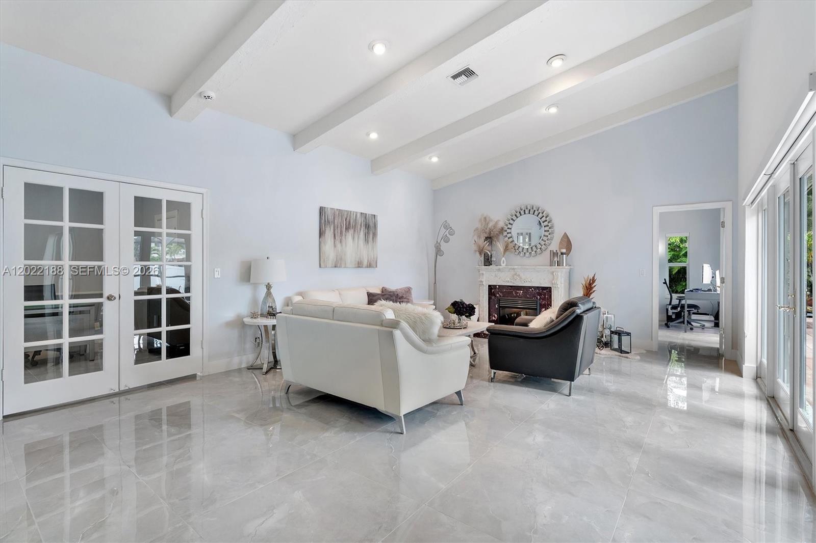 JACARANDA VILLAS - Residential