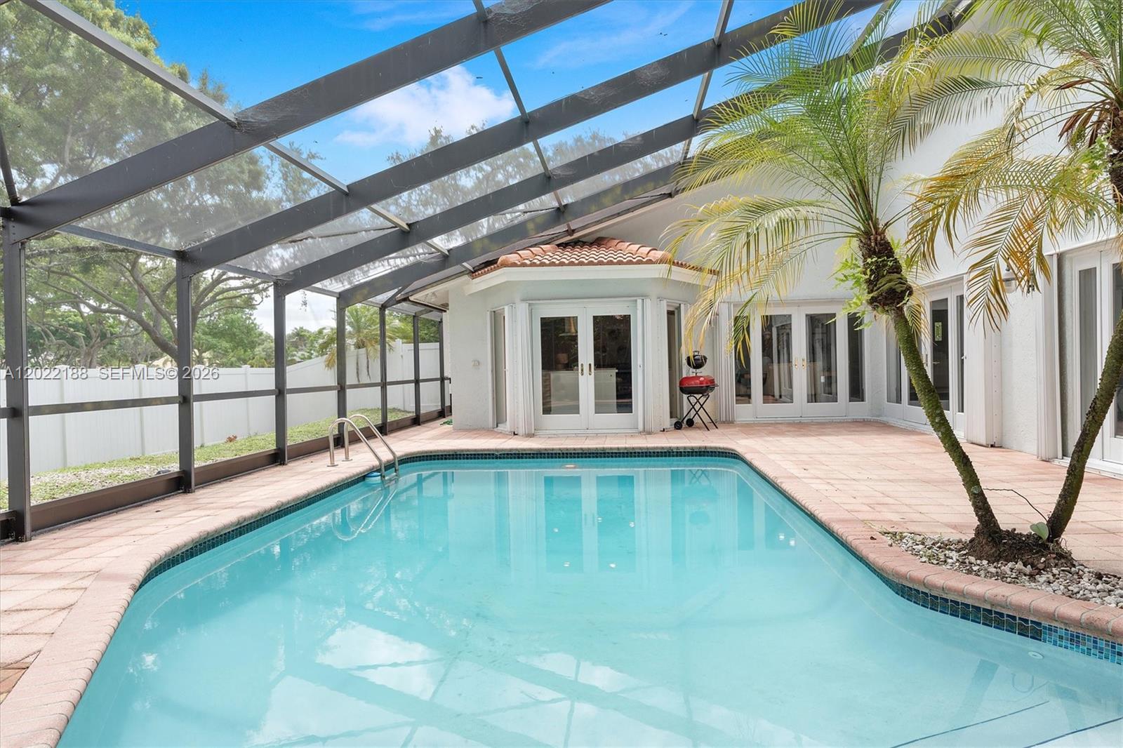 JACARANDA VILLAS - Residential