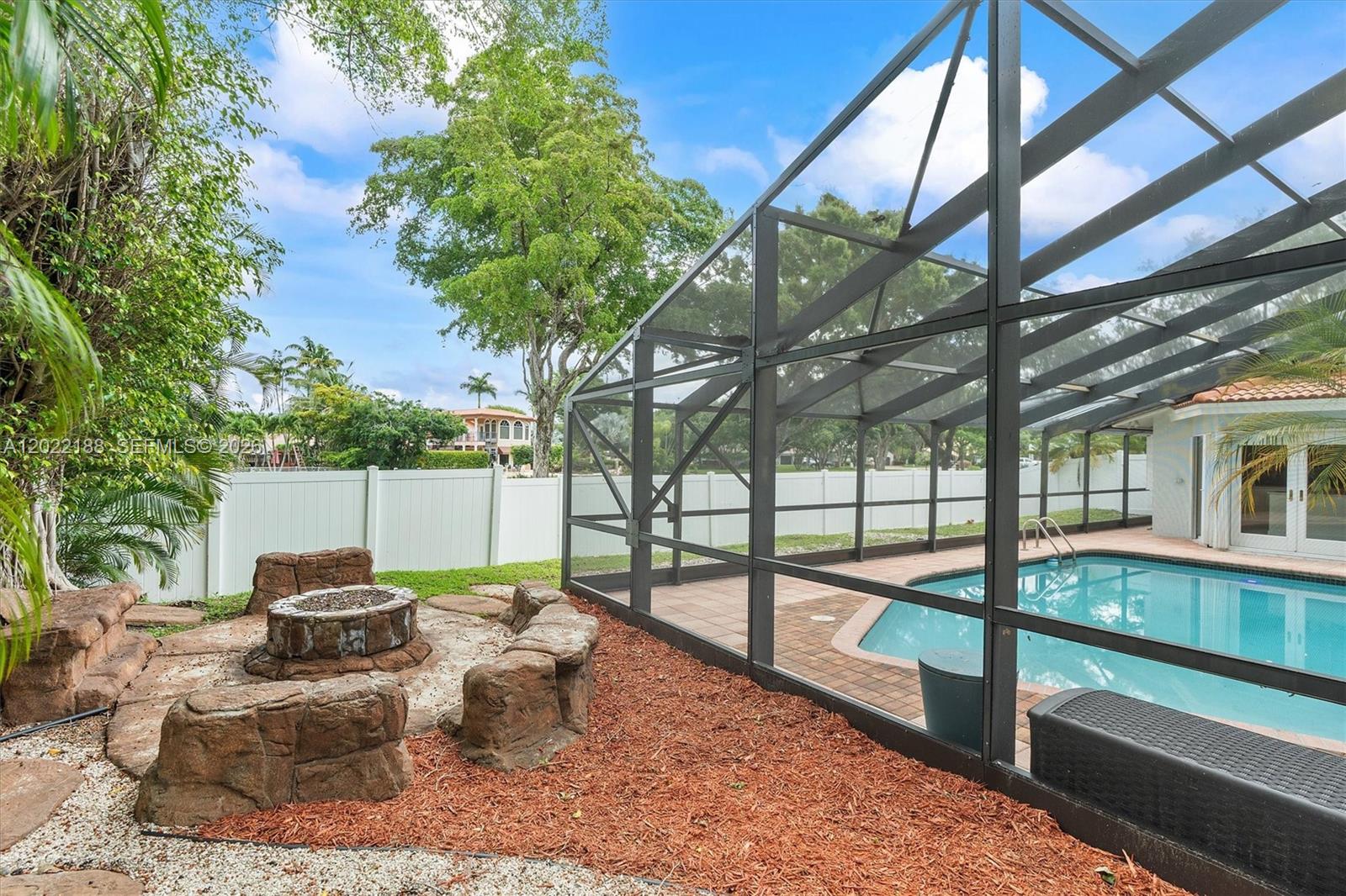 JACARANDA VILLAS - Residential