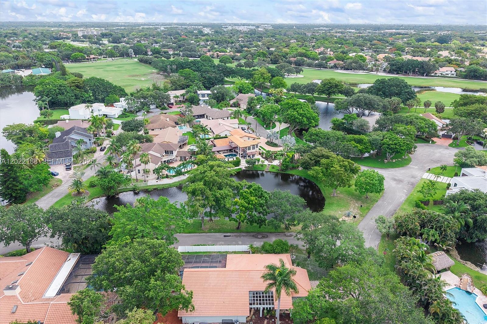 JACARANDA VILLAS - Residential