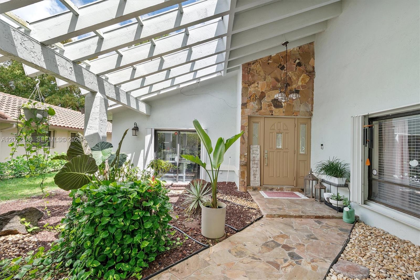 JACARANDA VILLAS - Residential
