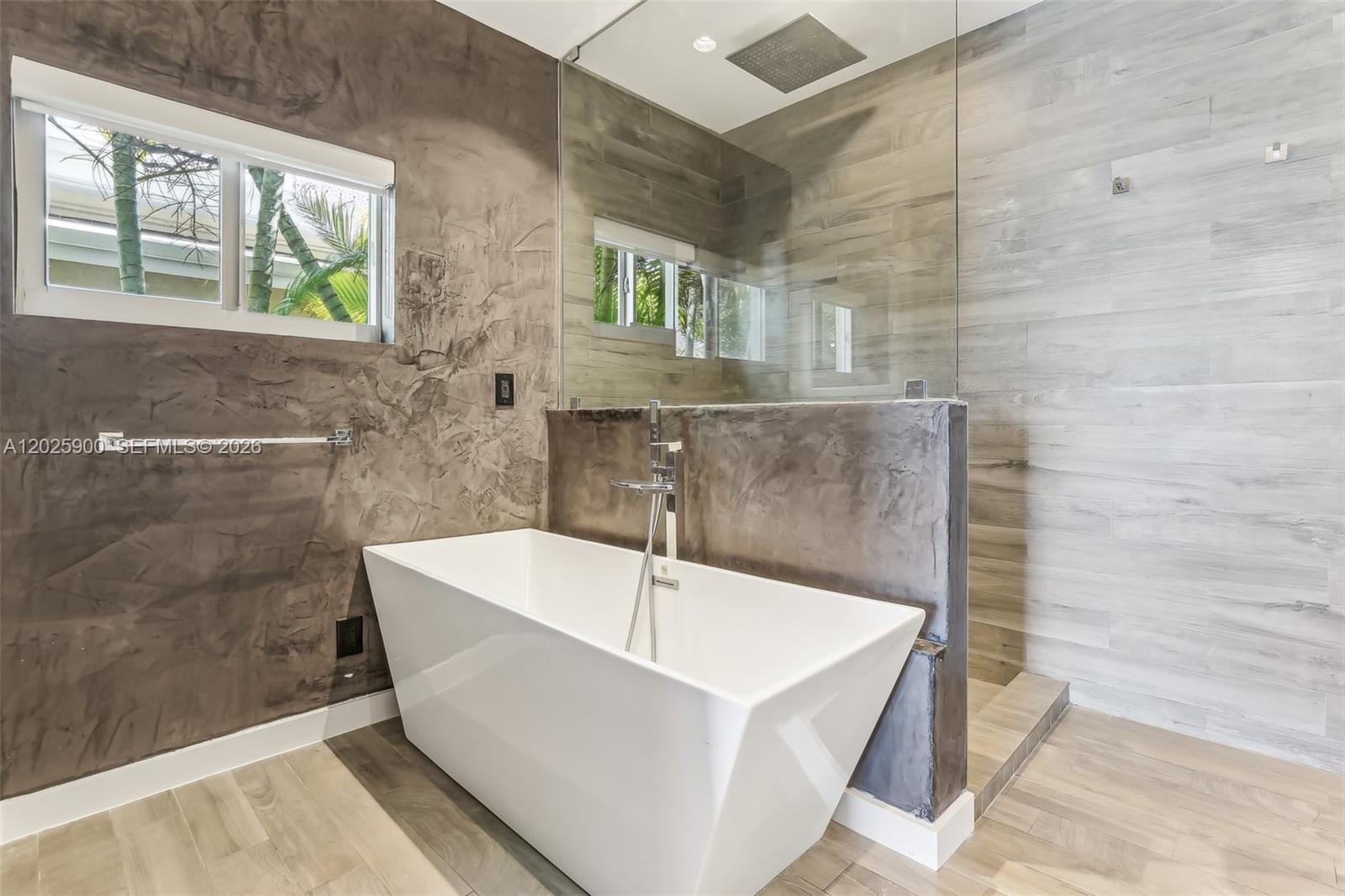 BISCAYNE BEACH-2ND ADDN - Residential Lease